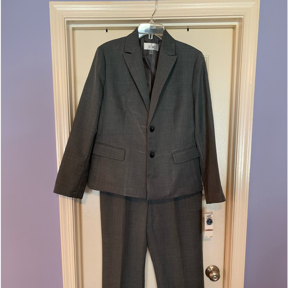 LeSuit Pant Suit